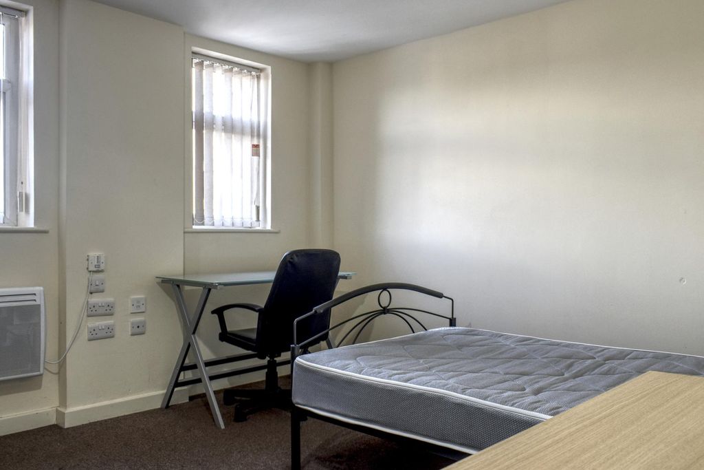 Property photo 3 of 8 Property Photo