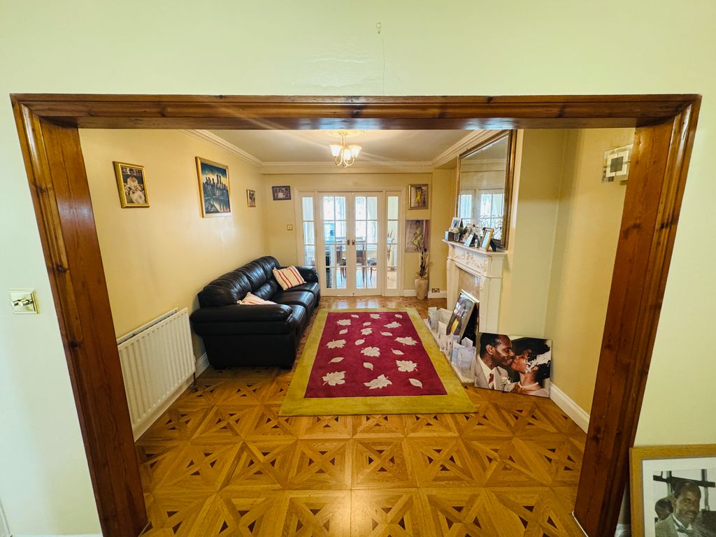 Property photo 3 of 22