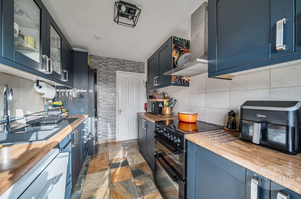 Property photo 3 of 15 13E1Dd26-A5Eb-42c...