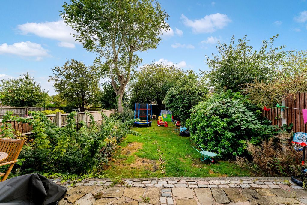 Property photo 2 of 20
