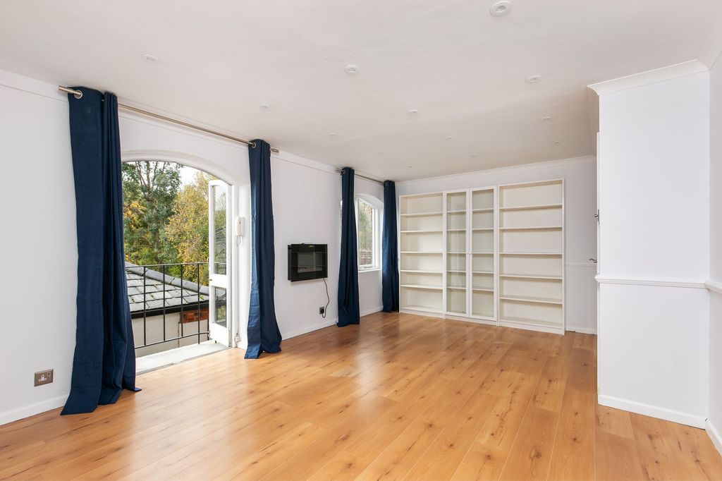Property photo 2 of 7