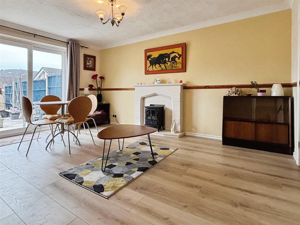 Property photo 3 of 16 Lounge.Jpg