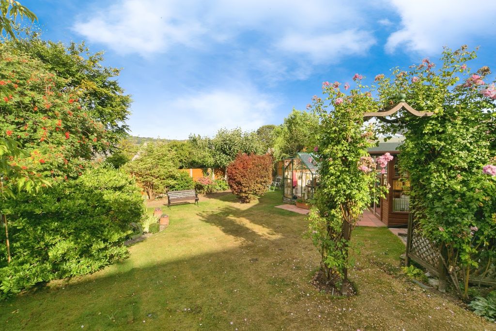 Property photo 2 of 16 Photo