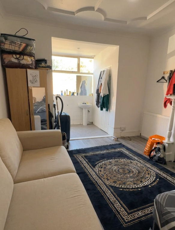 Property photo 1 of 4