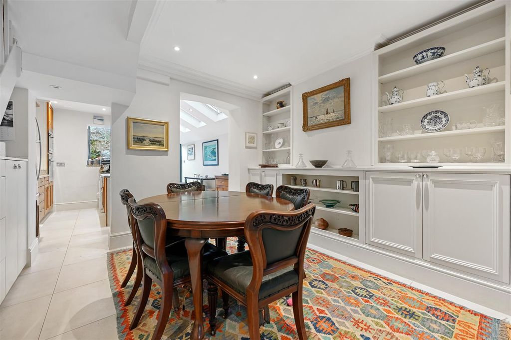 Property photo 3 of 12 Diner