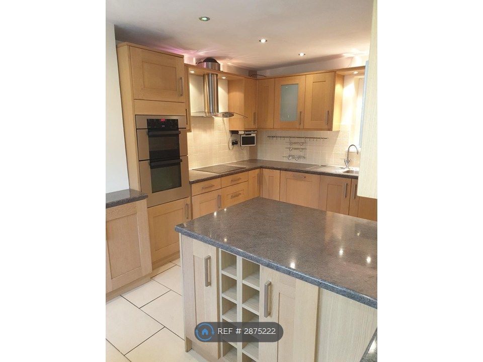 Property photo 3 of 35