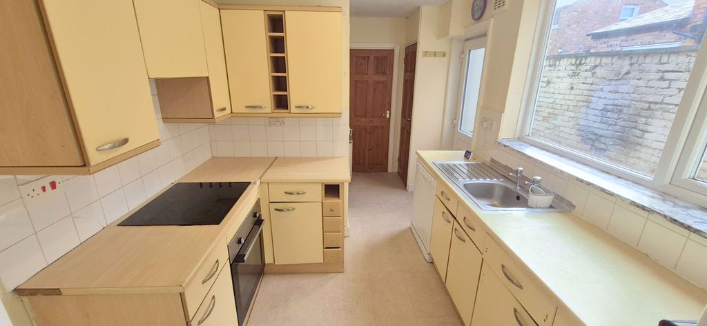 Property photo 3 of 23