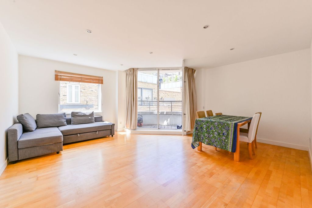 Property photo 2 of 9