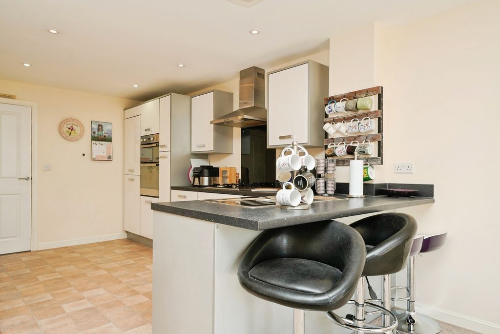 Property photo 3 of 20 Pbox-Img.Jpg