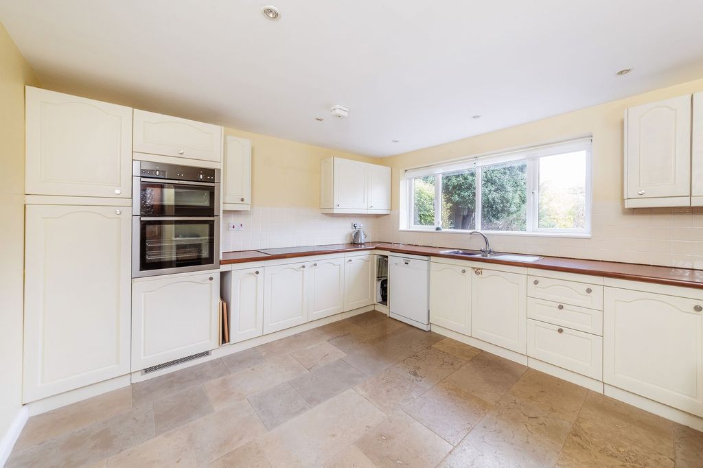 Property photo 2 of 41