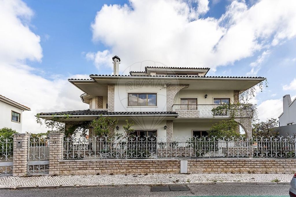 Property photo 1 of 50