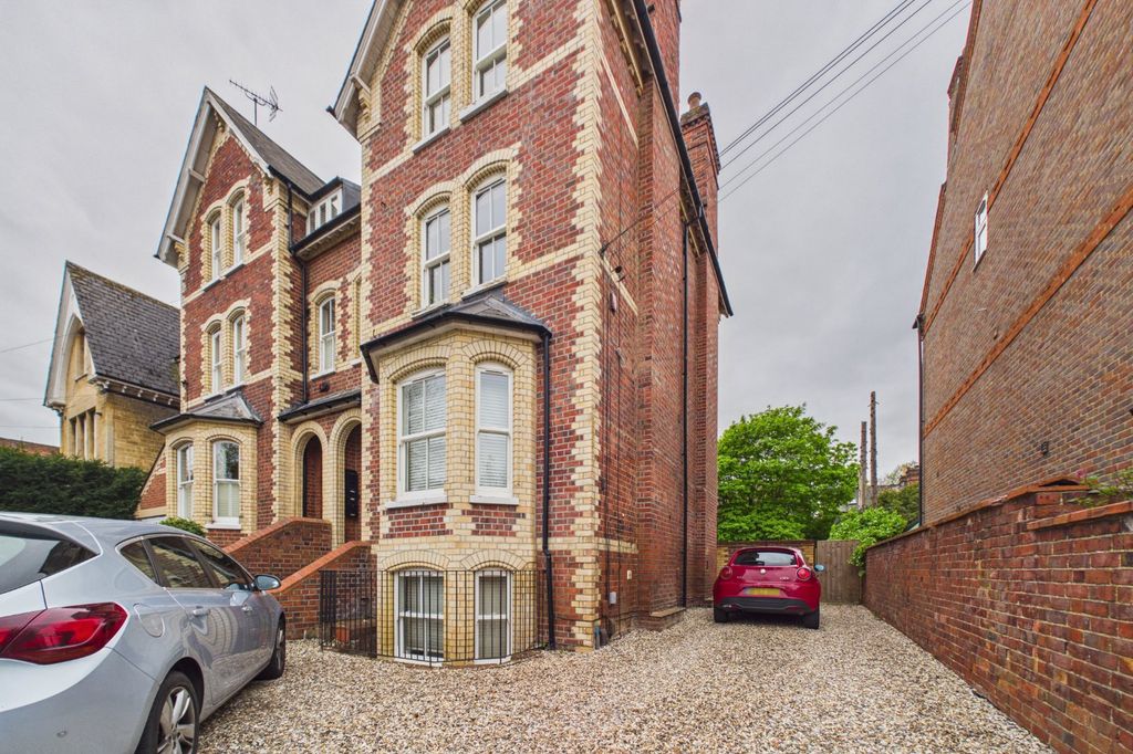 Property photo 1 of 7 Picture No. 11