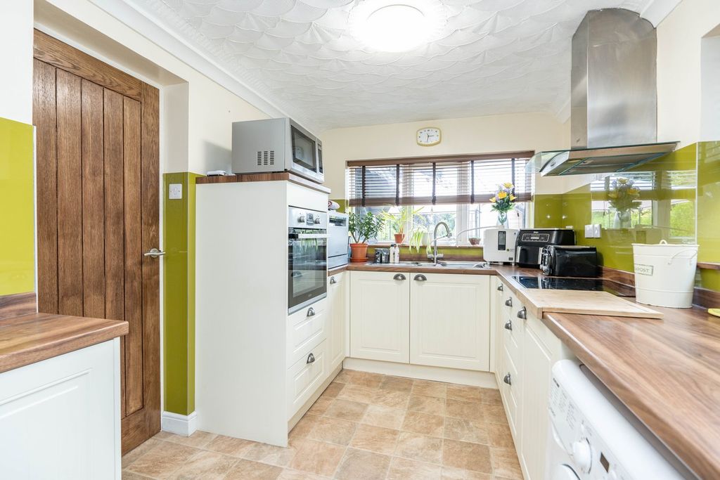 Property photo 3 of 13