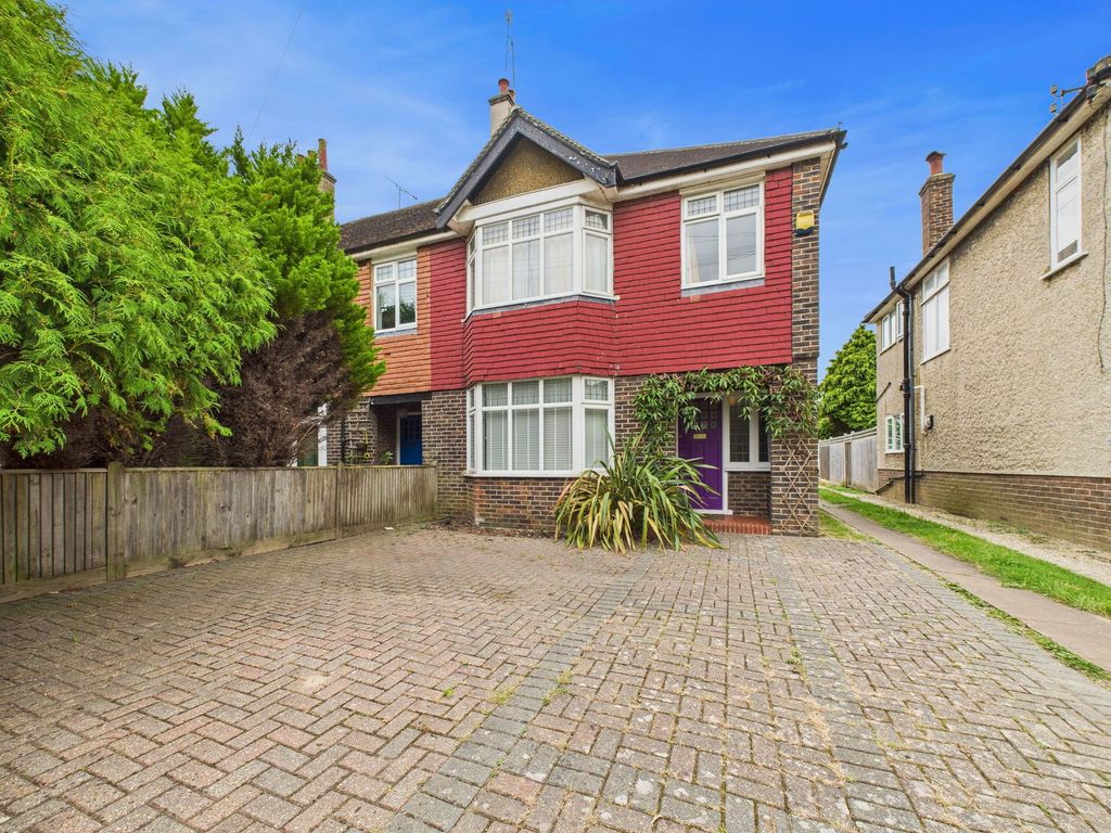 Property photo 1 of 25