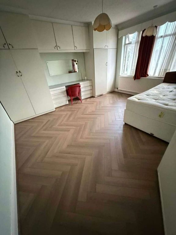 Property photo 1 of 3