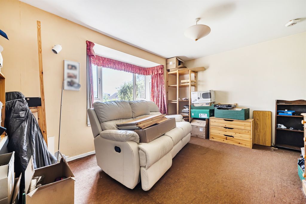 Property photo 3 of 12