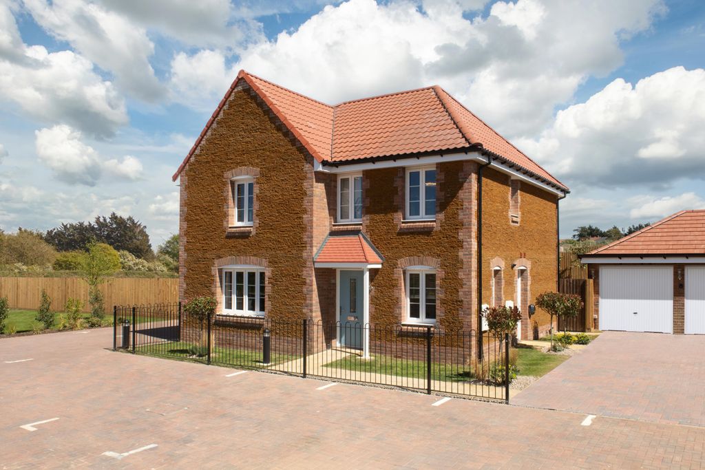Property photo 2 of 10 Radleigh External - Castle Reach