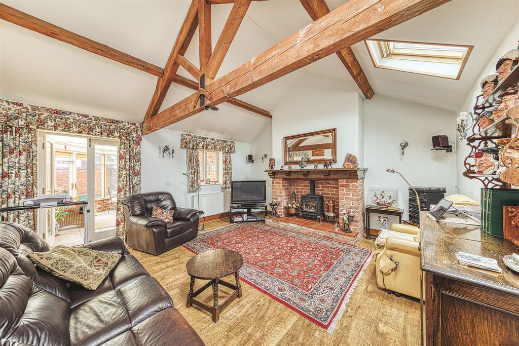 Property photo 2 of 26