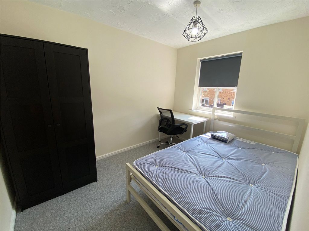 Property photo 3 of 12 Picture No. 04