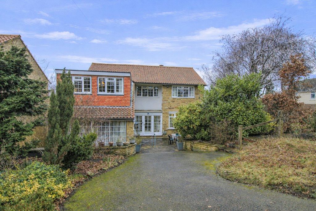 Property photo 1 of 30