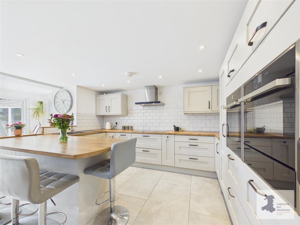 Property photo 2 of 40 Kitchen/Diner/Sitting Room