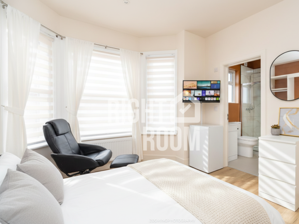 Property photo 2 of 34