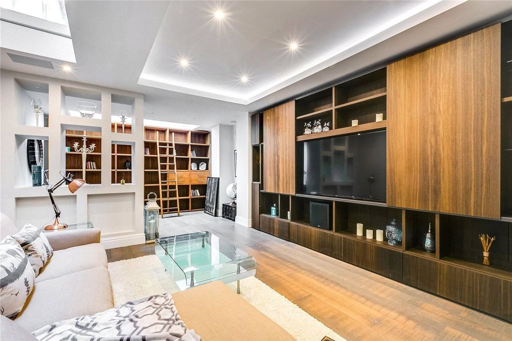 Property photo 3 of 8