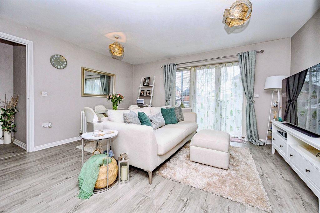 Property photo 2 of 16