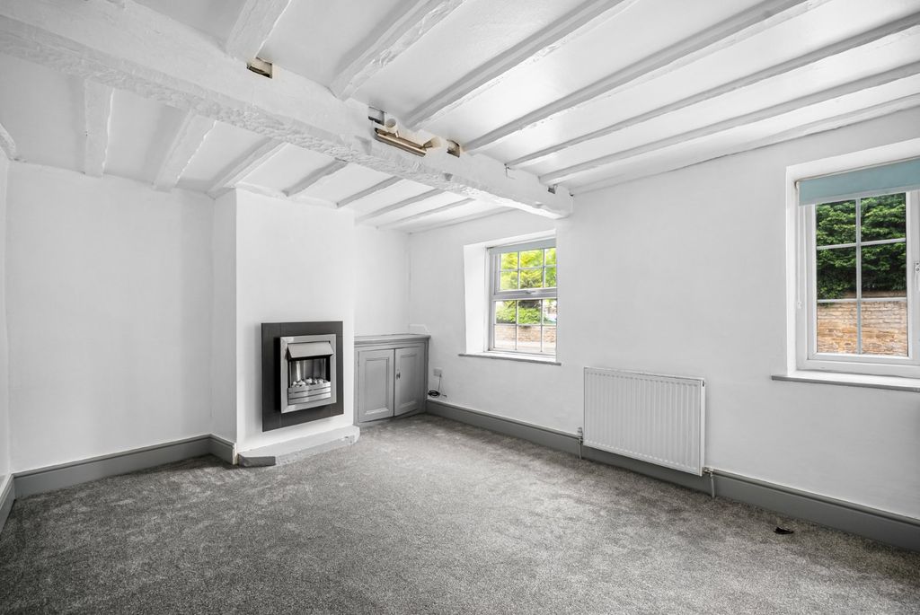 Property photo 3 of 10 Dining Room