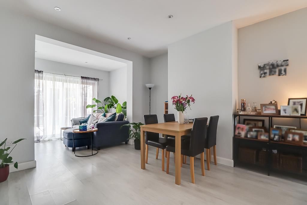 Property photo 2 of 24 Lounge/Diner