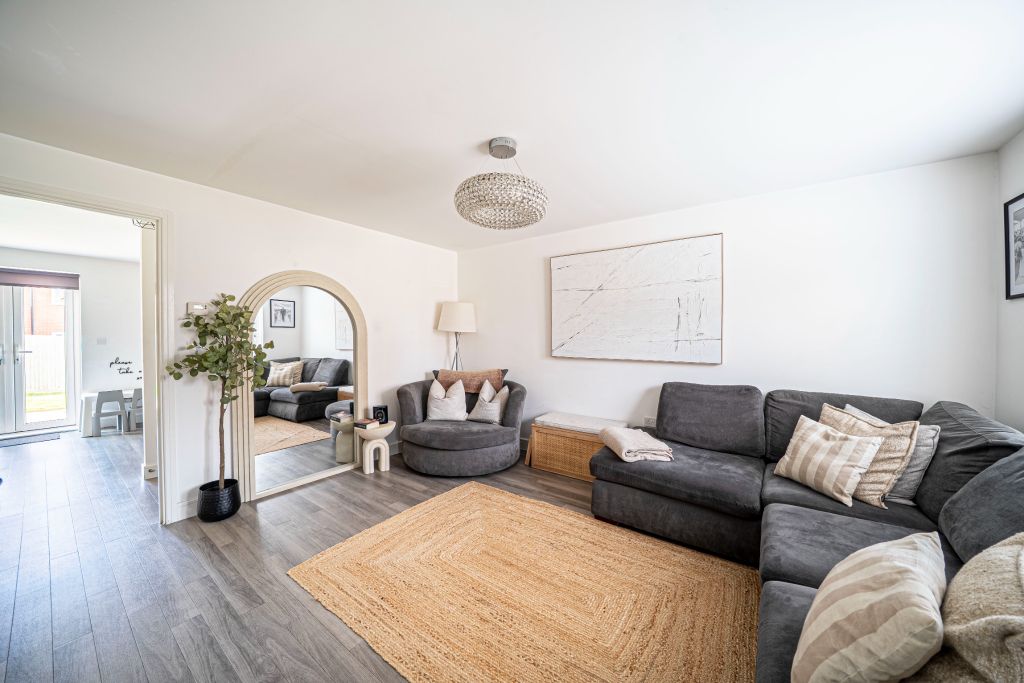 Property photo 3 of 25