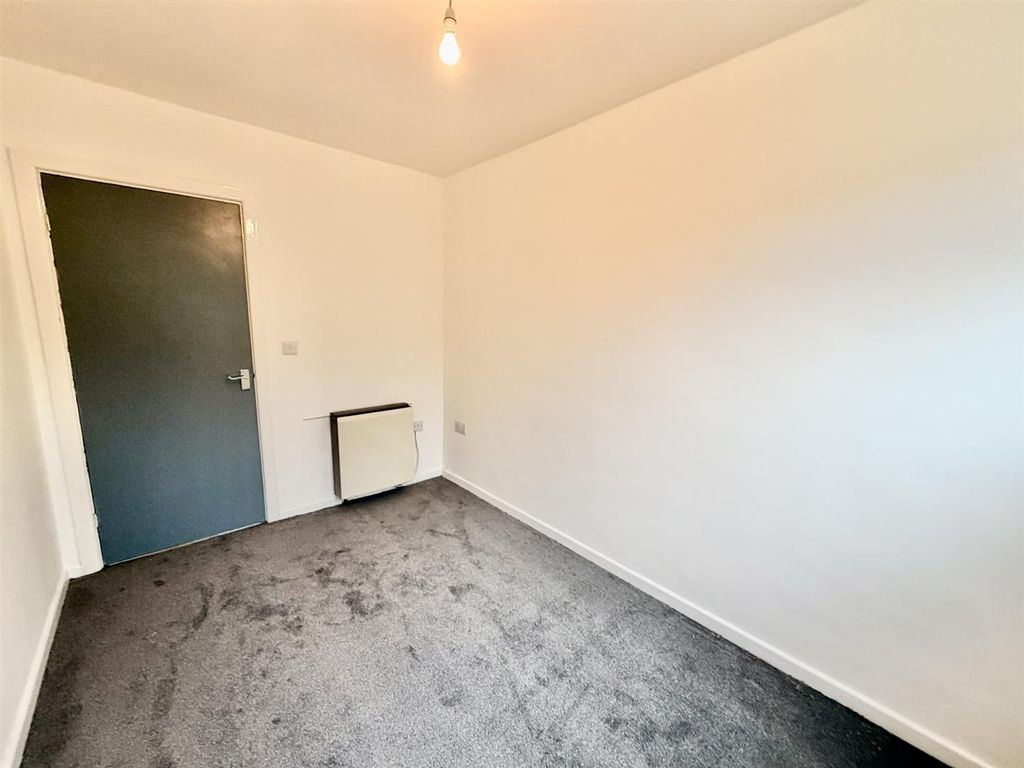 Property photo 3 of 7 Bedroom 2