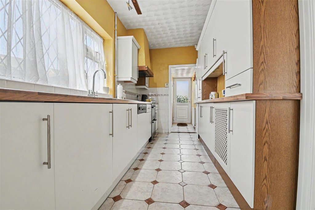 Property photo 2 of 32 Kitchen