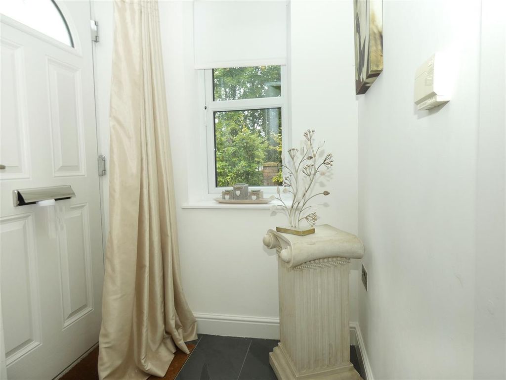 Property photo 3 of 19 Entrance Porch