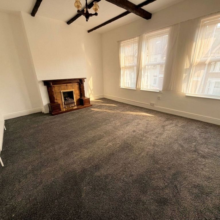 Property photo 2 of 5 Living Room