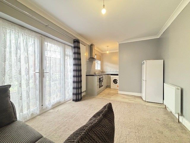 Property photo 2 of 7 Bedroom 1