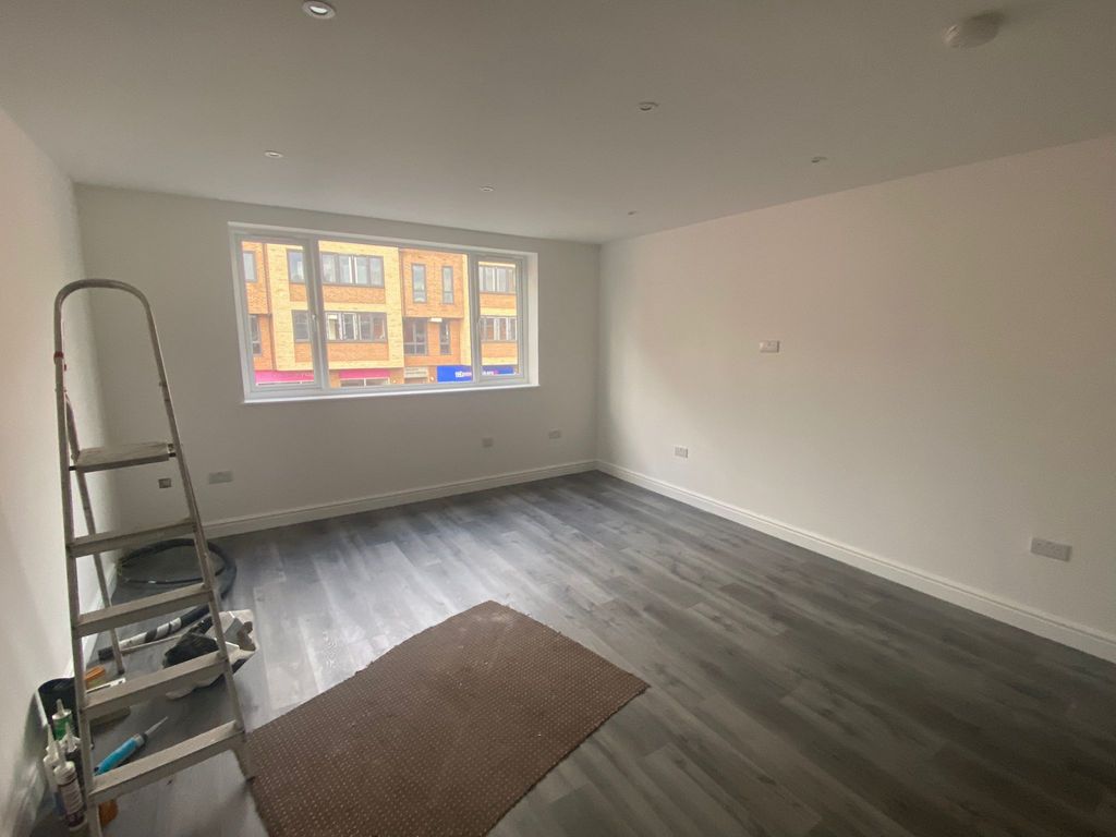 Property photo 2 of 6 Gallery