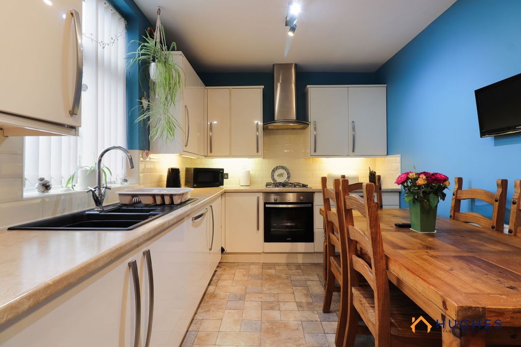 Property photo 3 of 26