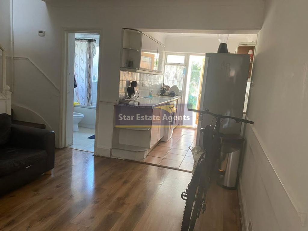 Property photo 1 of 8 610980510_912653891093763_5038177801128007202_N