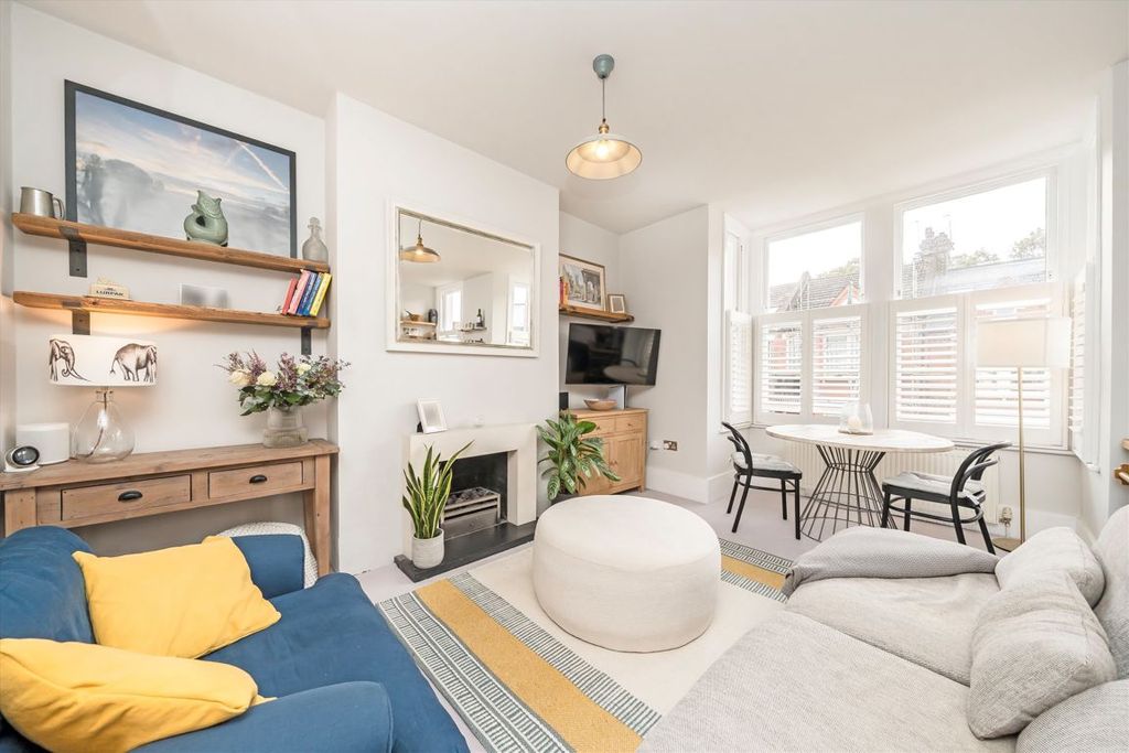 Property photo 2 of 9