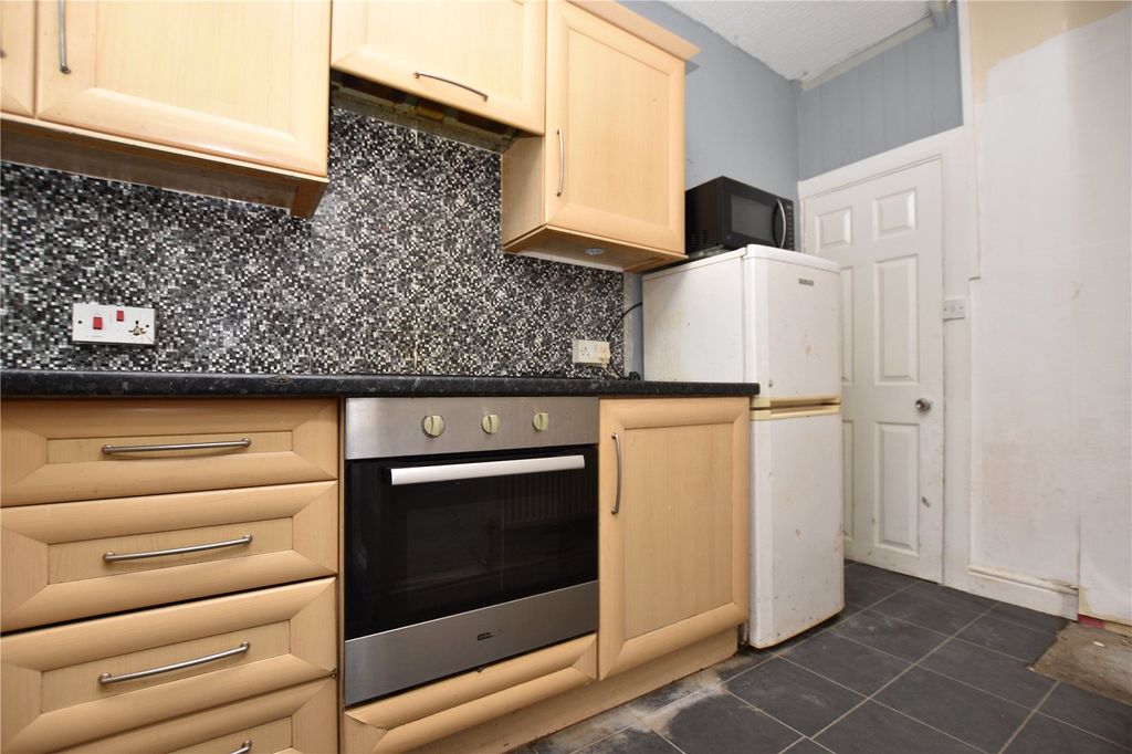 Property photo 3 of 7 Picture No. 06