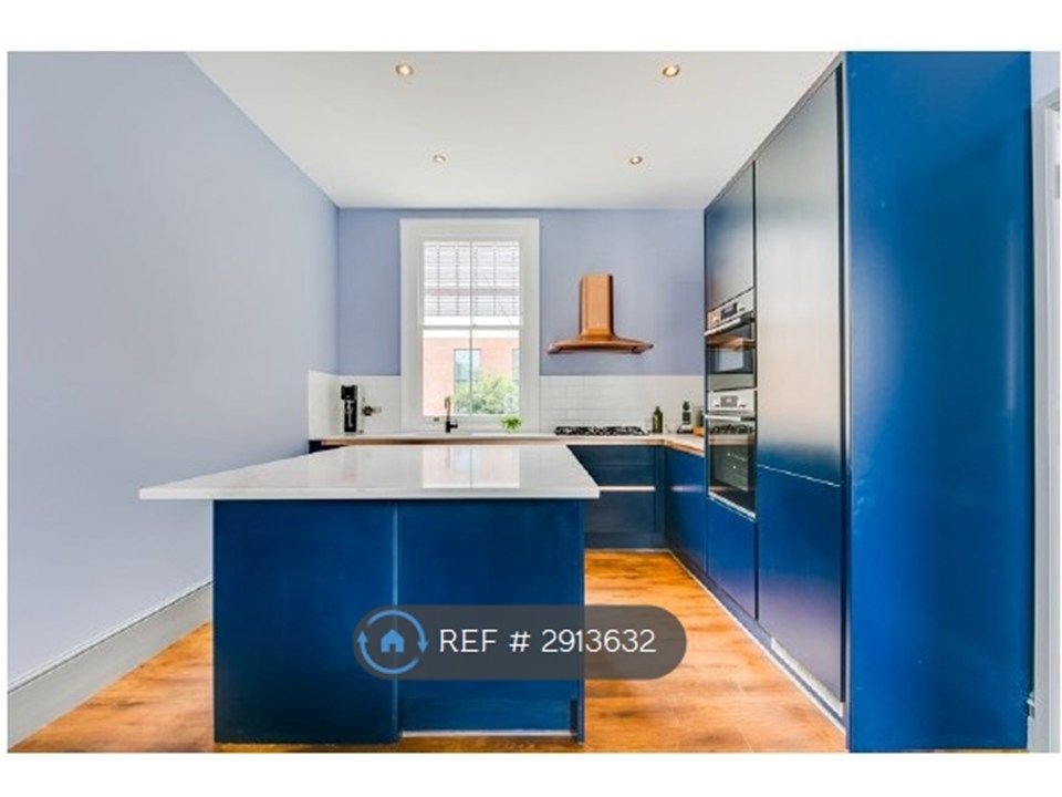 Property photo 3 of 12 Kitchen 2