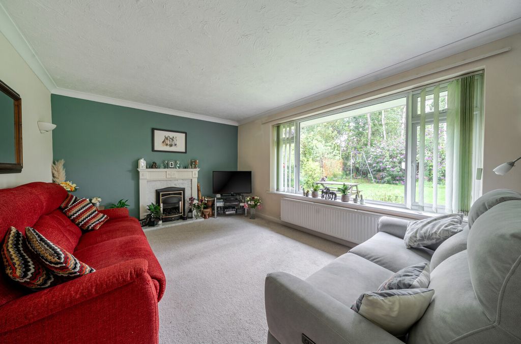 Property photo 2 of 12 1465261-17-6A0Eca...