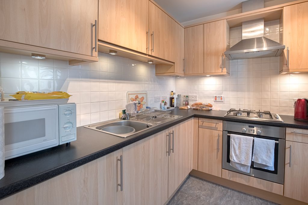 Property photo 2 of 10 Kitchenangle1