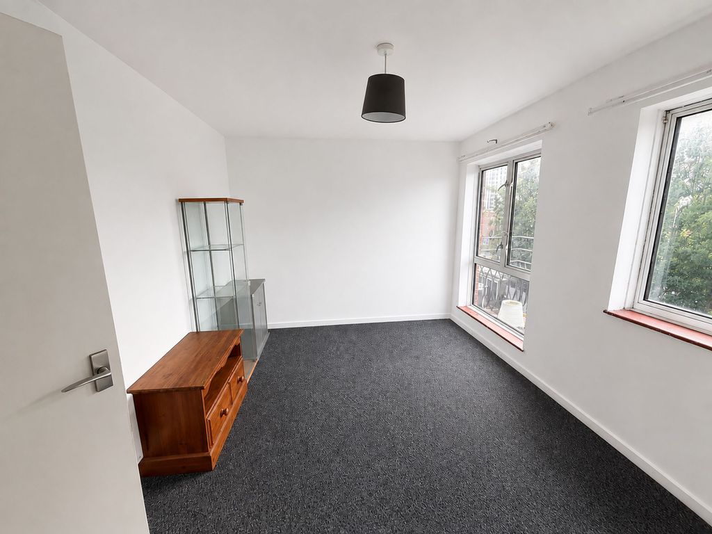 Property photo 3 of 4