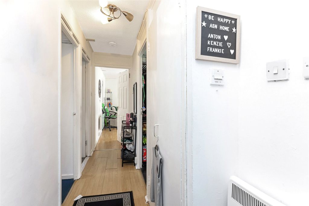 Property photo 3 of 21 Picture No. 03