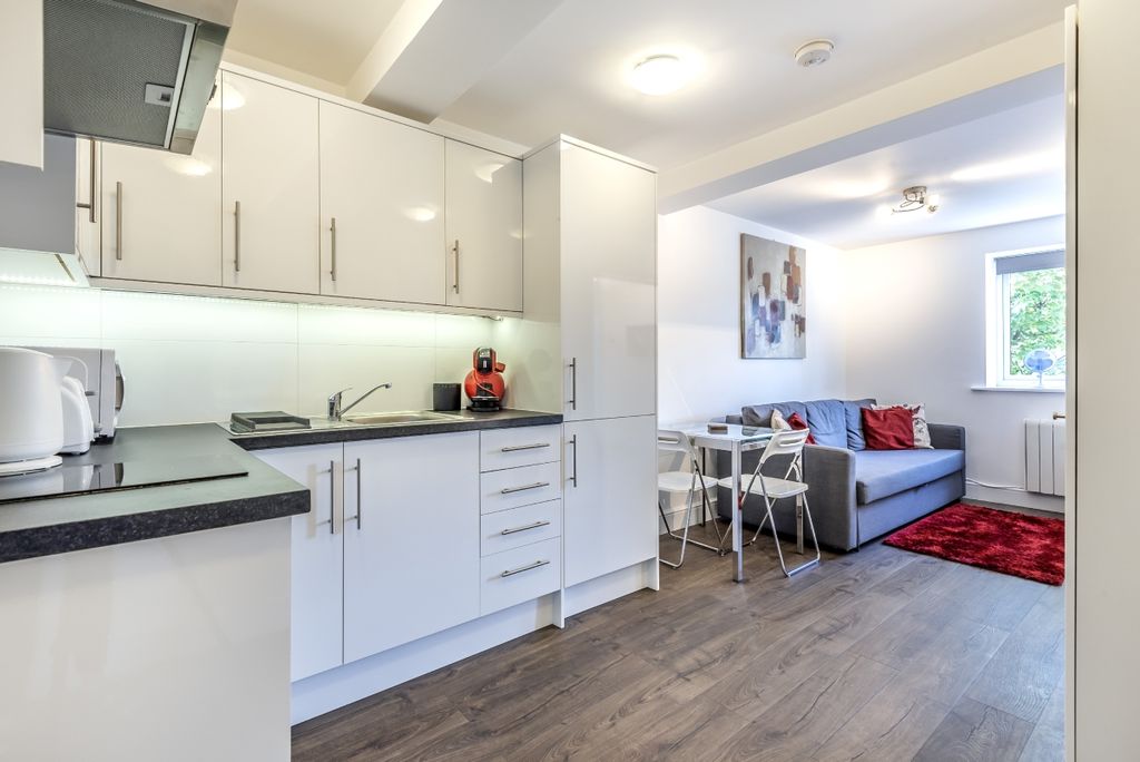 Property photo 1 of 6 .