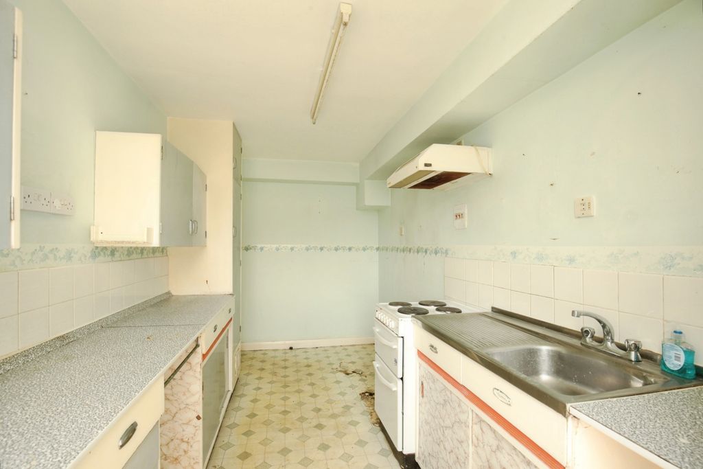 Property photo 3 of 20 Pbox-Img.Jpg