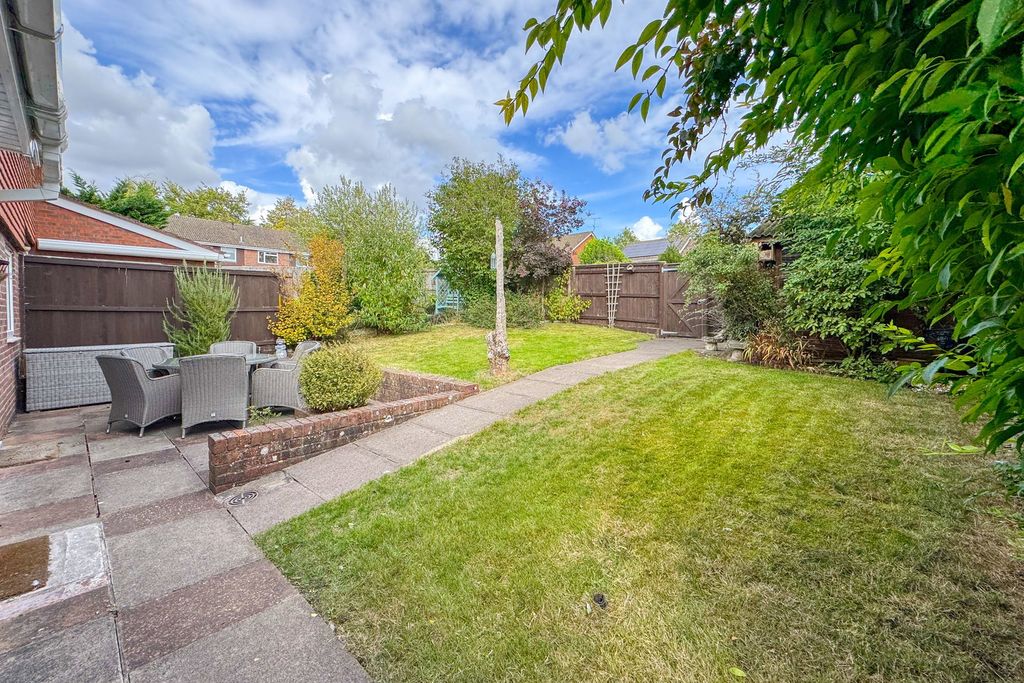 Property photo 2 of 28
