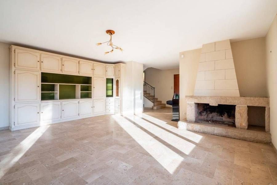 Property photo 3 of 4